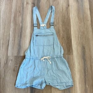 Short overalls